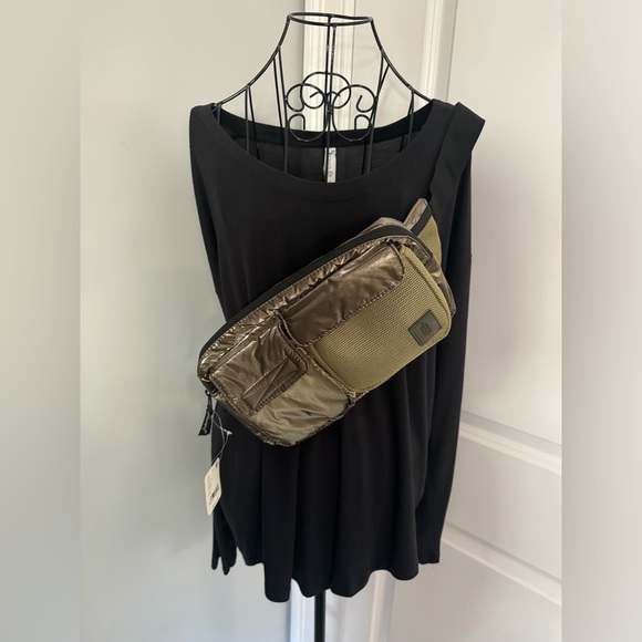 NWT Free People Courtside Cargo Sling in Tapenade Olive - Picture 2 of 6